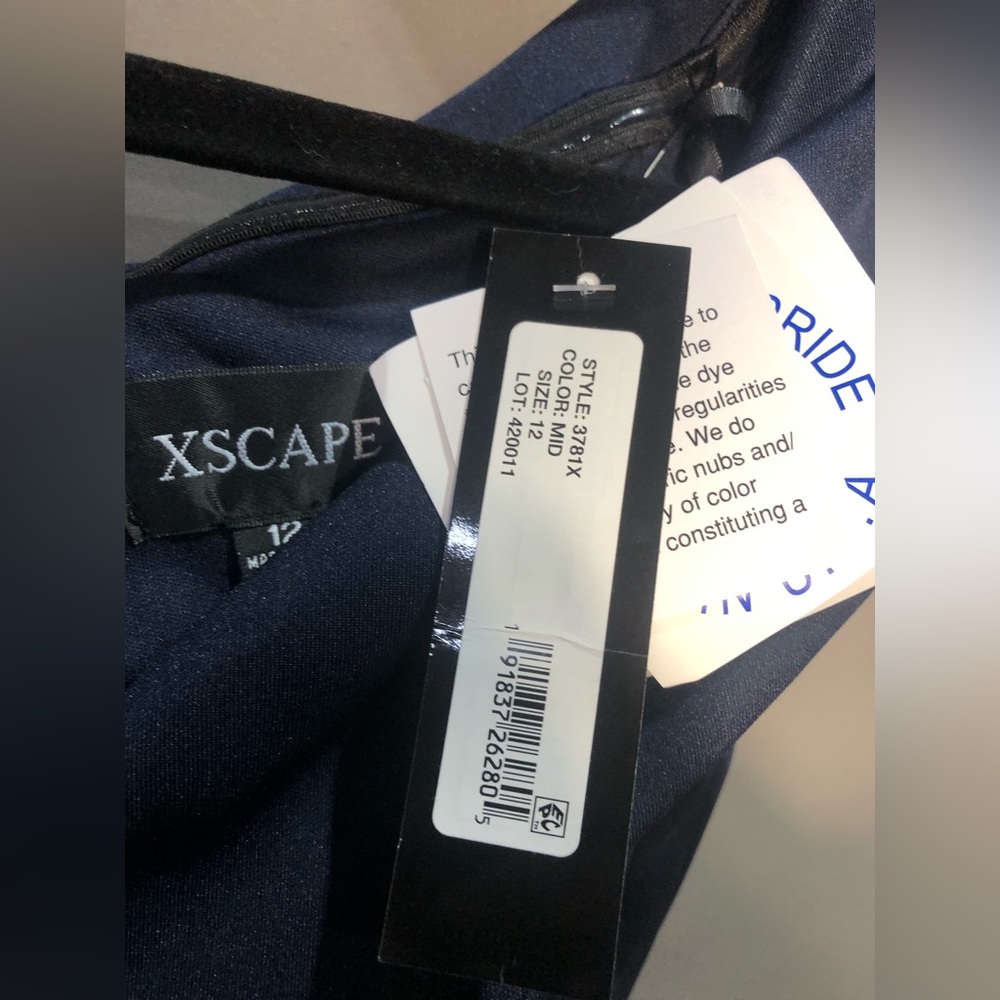 NWT Xscape Short Scuba Off-The-Shoulder Dress with Ruffle Sz 12 - Picture 4 of 5